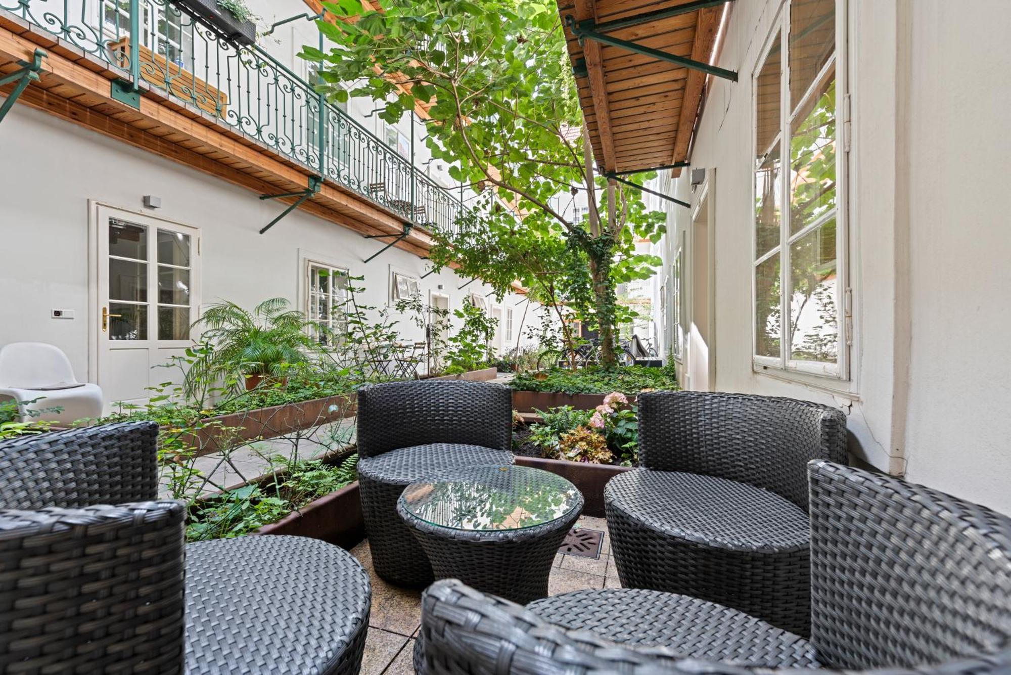 Kh Mariahilf Aparthotel Wina Bagian luar foto